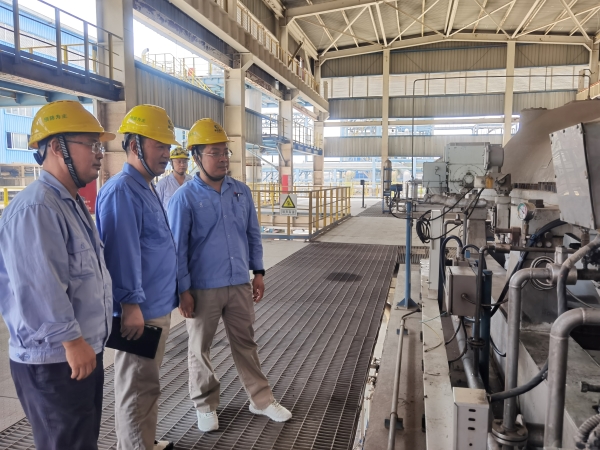 9月8日，公司機(jī)組透平電驅(qū)改造項(xiàng)目小區(qū)赴蒲城清潔能源化工有限責(zé)任公司進(jìn)行對(duì)標(biāo)交流2.jpg