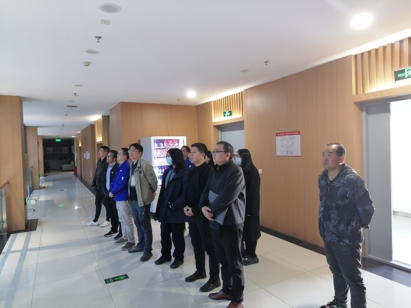 11月7日下午，生態(tài)環(huán)境部環(huán)境工程評估中心一行在中央控制室參觀.jpg