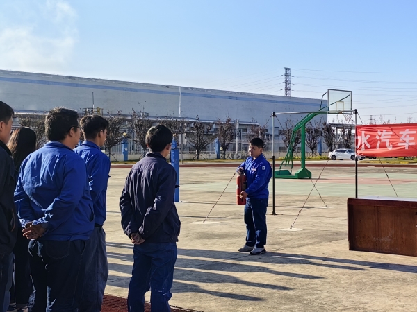 4、開(kāi)展應(yīng)急消防應(yīng)急演練01.jpg