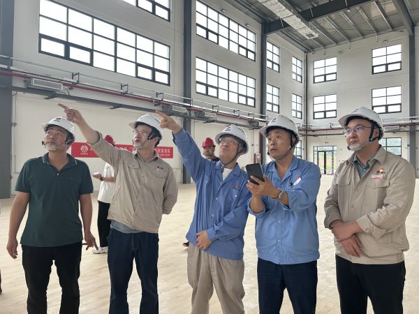 7.10公司領(lǐng)導(dǎo)深入施工現(xiàn)場(chǎng)、職工餐廳督導(dǎo)檢查附圖   1.jpg